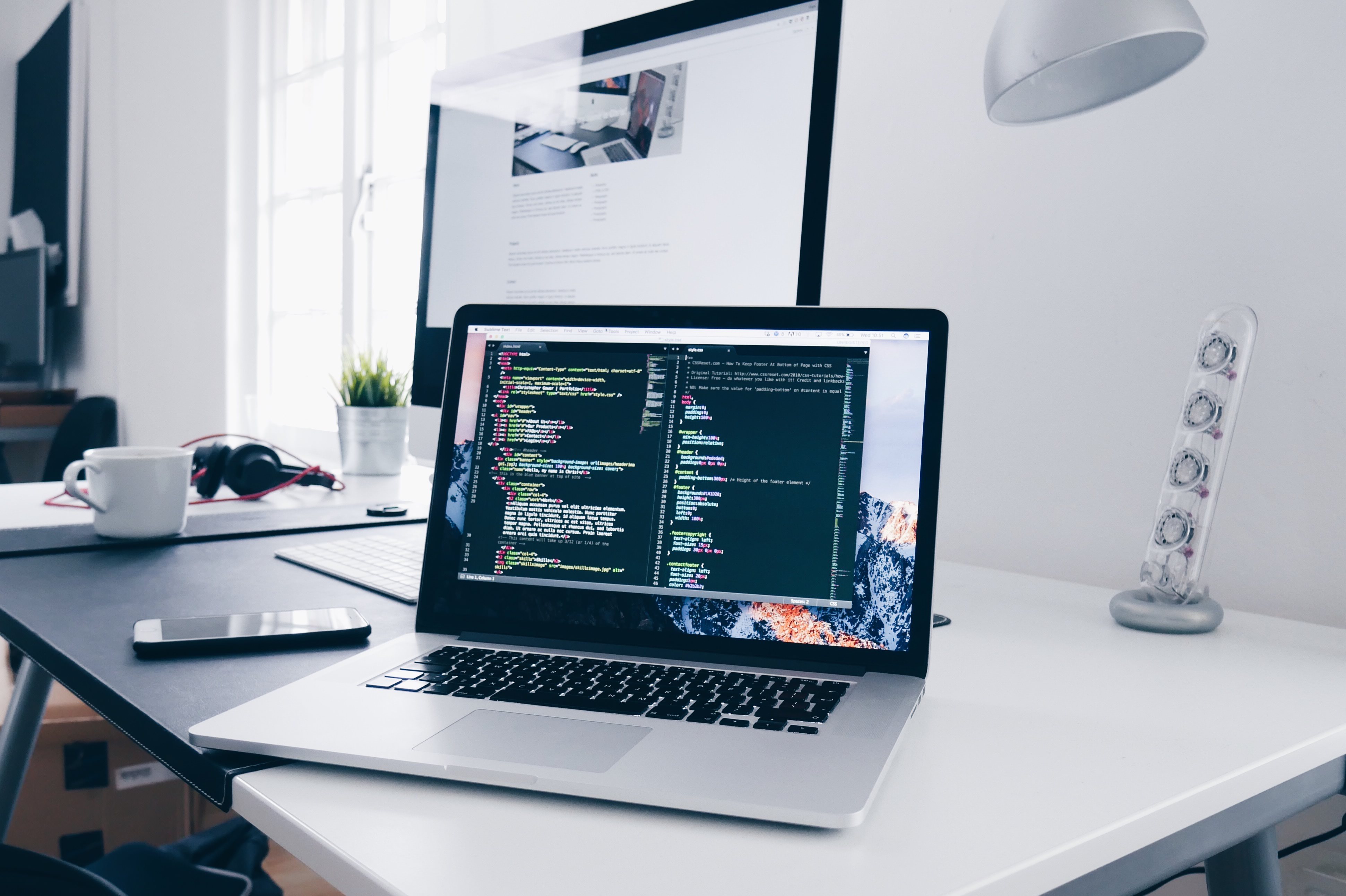 christopher-gower-m_HRfLhgABo-unsplash Несколько слов о чистоте рабочих поверхностей
